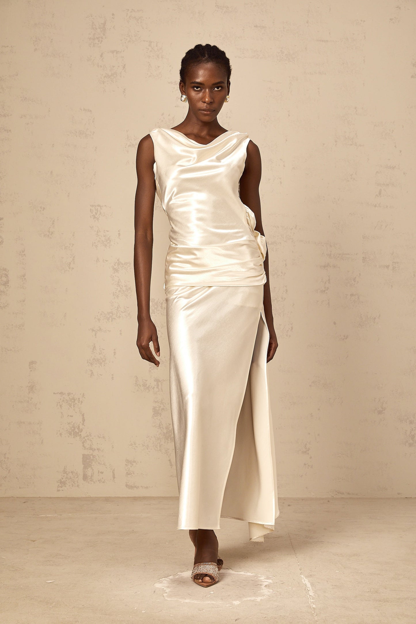 Théoline white flower backless satin midi dress