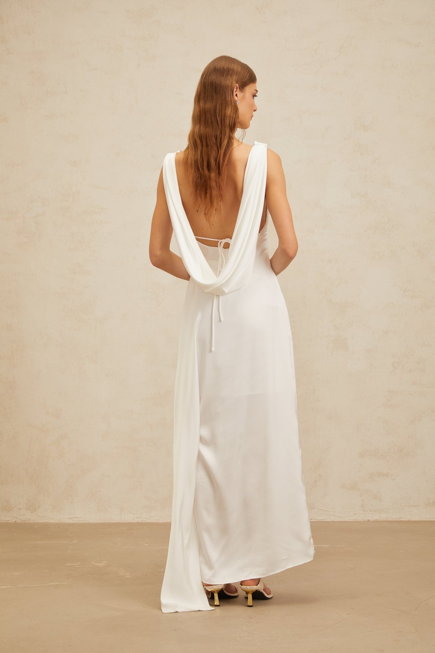 Éliane White Open-Back Satin Maxi Dress