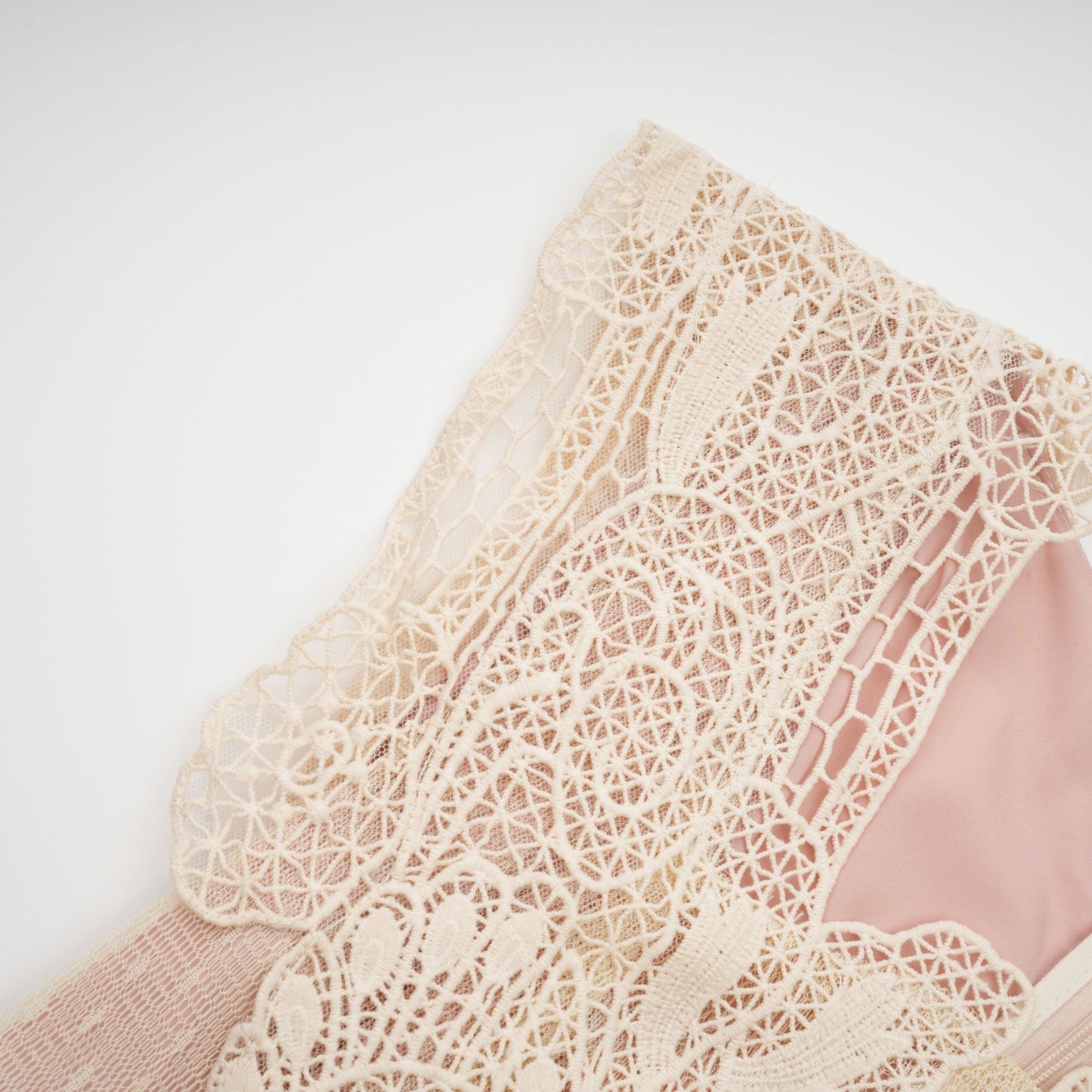 Céleste floral-lace-panelling tulle midi dress in Neutrals