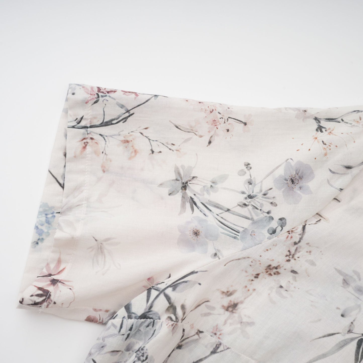 Héloïse White Floral Print Summer Midi Dress