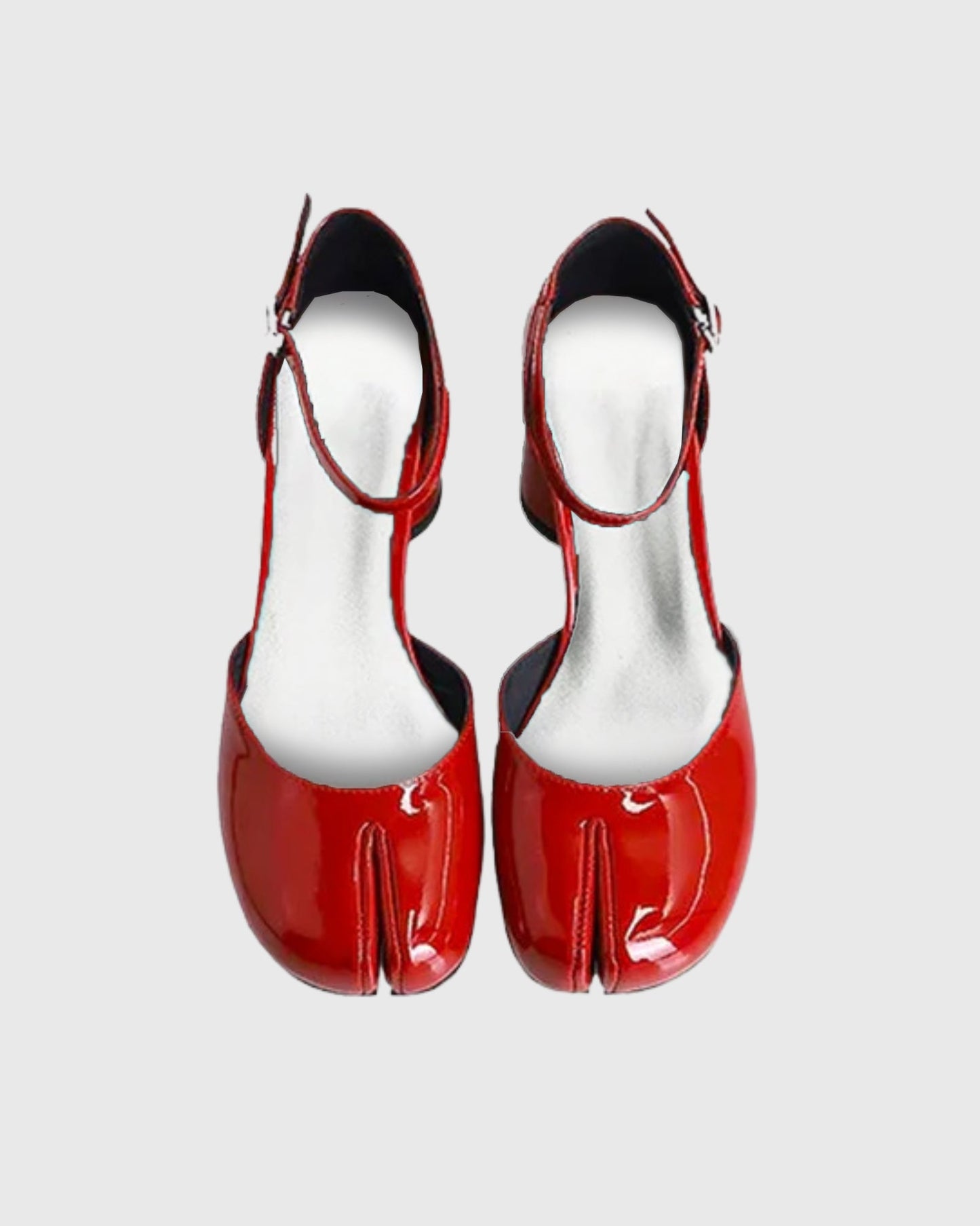 Fiore Strap Tabi Pumps In Red