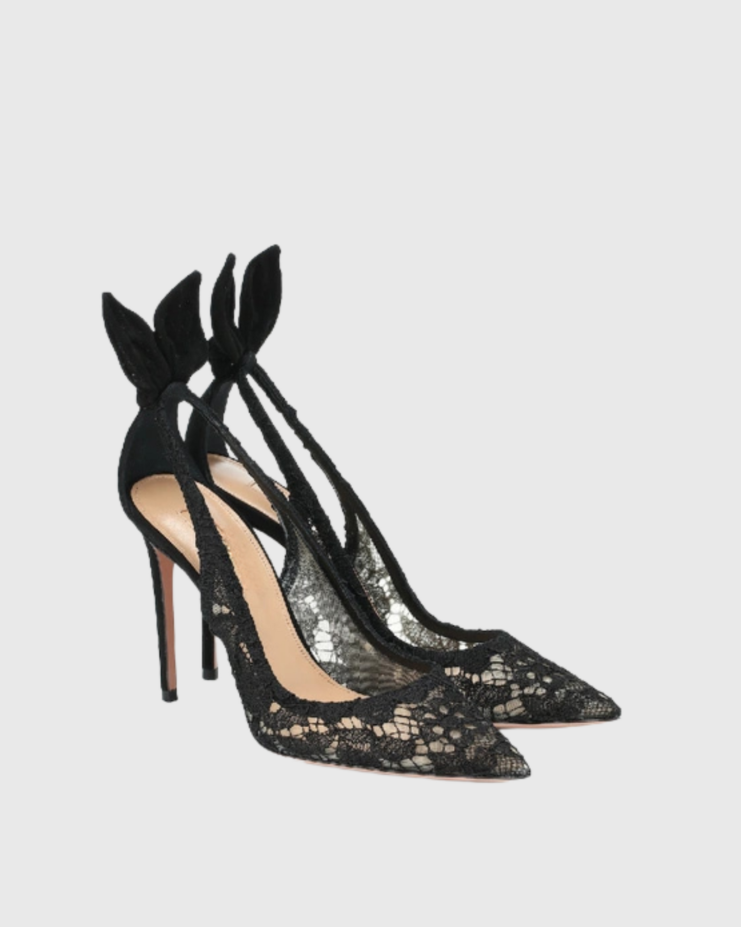 Orsa Bow Tie Lace Pumps In Black