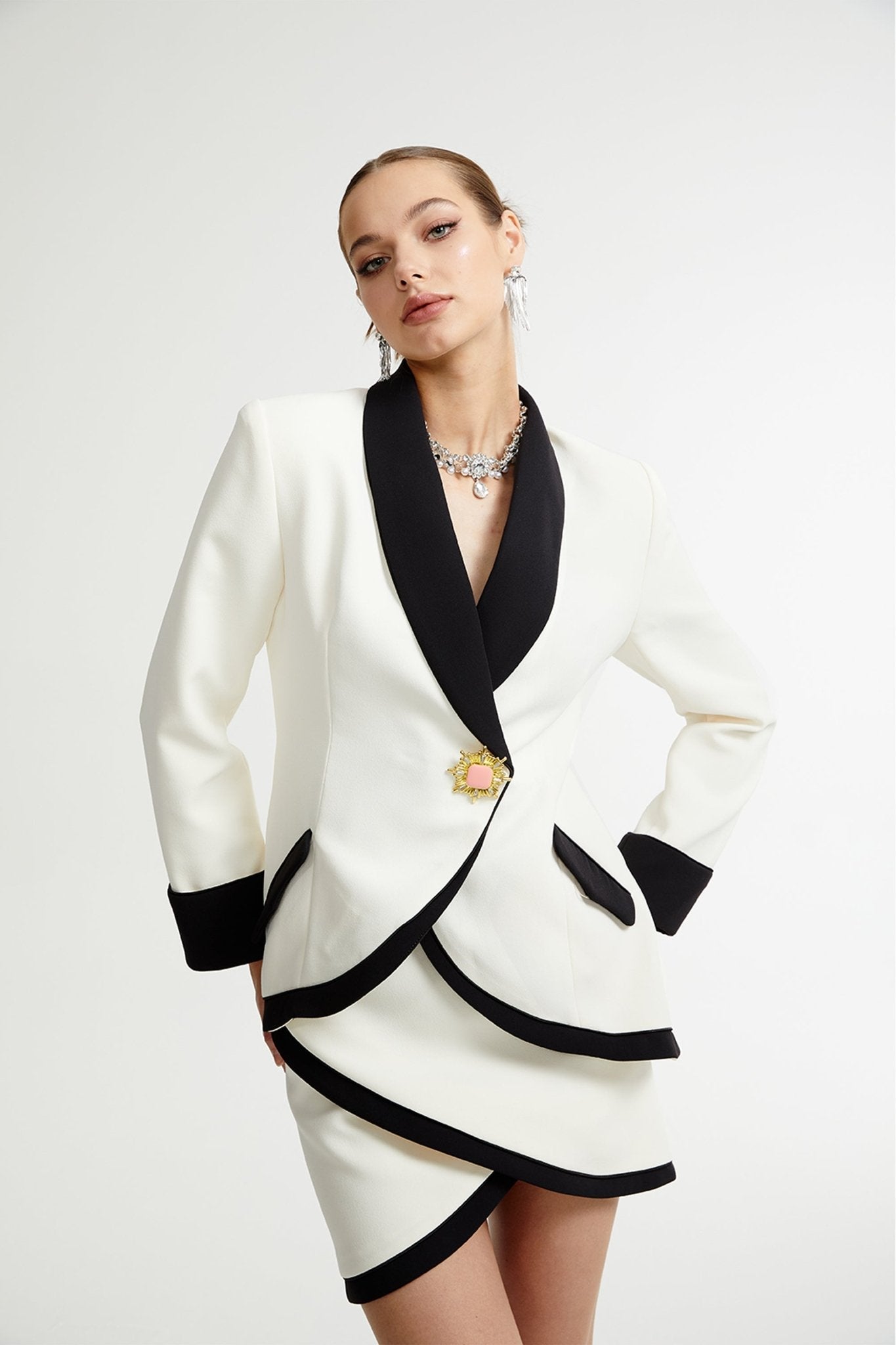 Vespera Contrast Color Two-Piece Jacket and Skirt Set