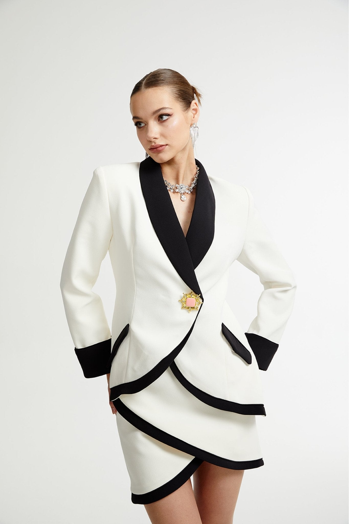 Vespera Contrast Color Two-Piece Jacket and Skirt Set