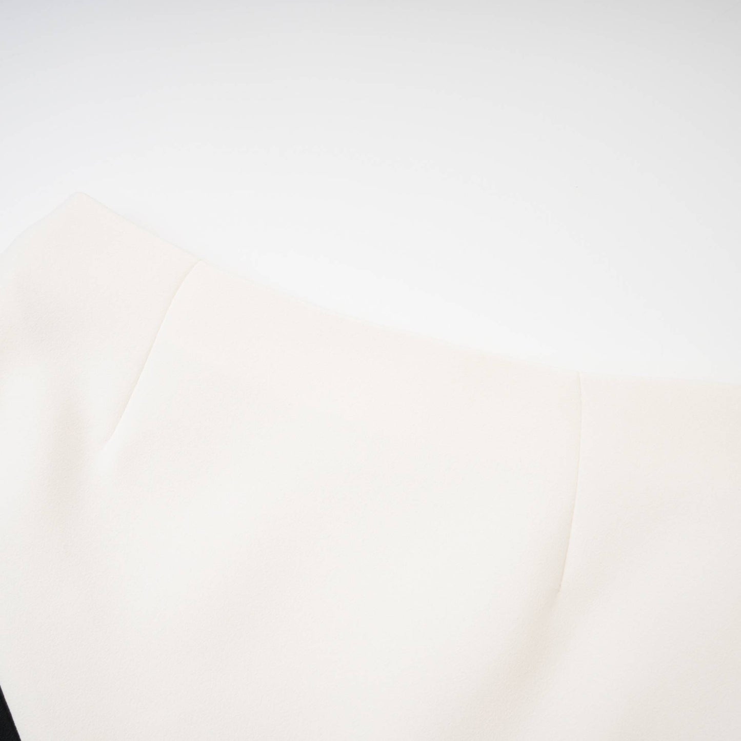 Vespera Contrast Color Two-Piece Jacket and Skirt Set