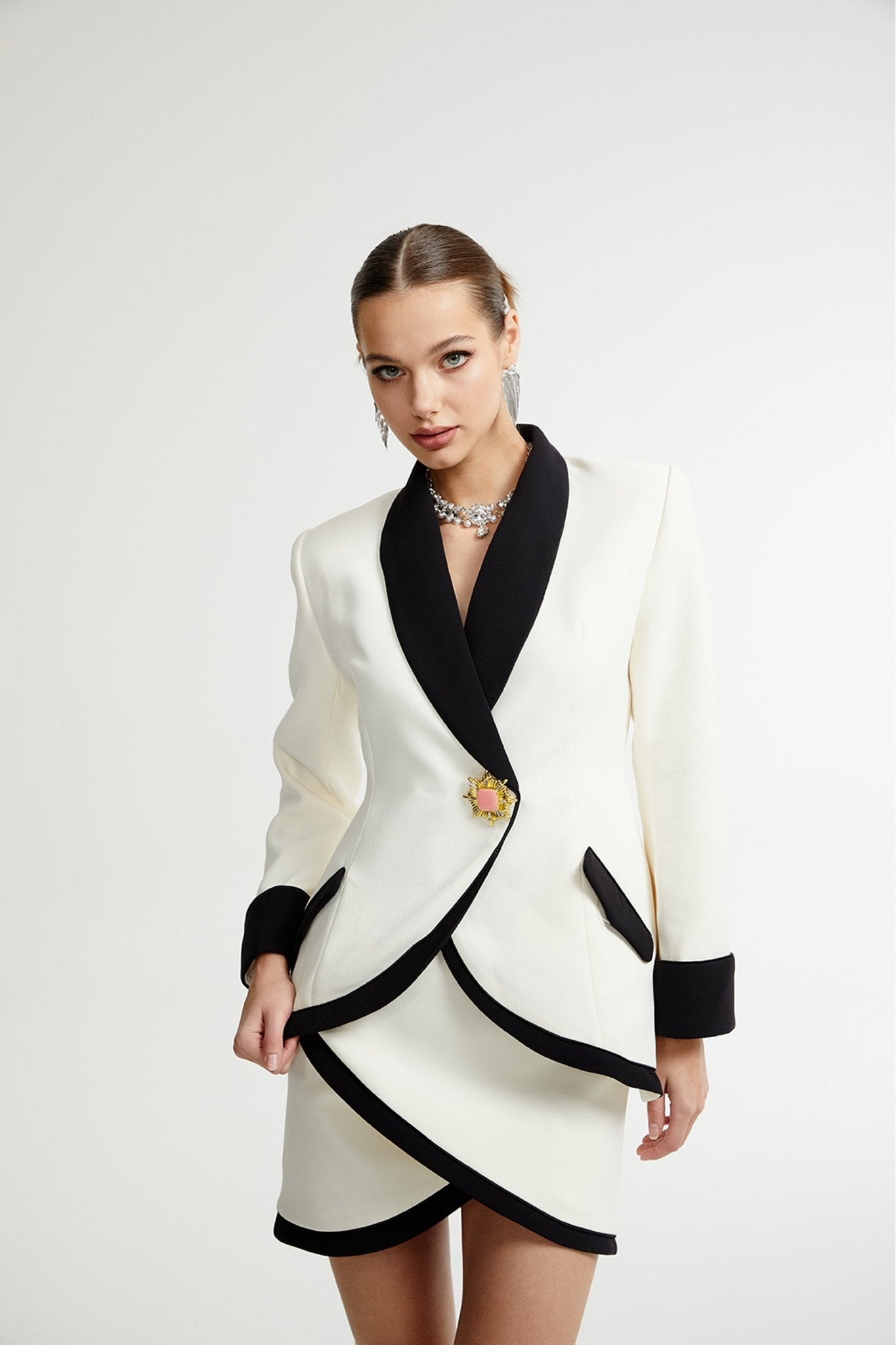 Vespera Contrast Color Two-Piece Jacket and Skirt Set