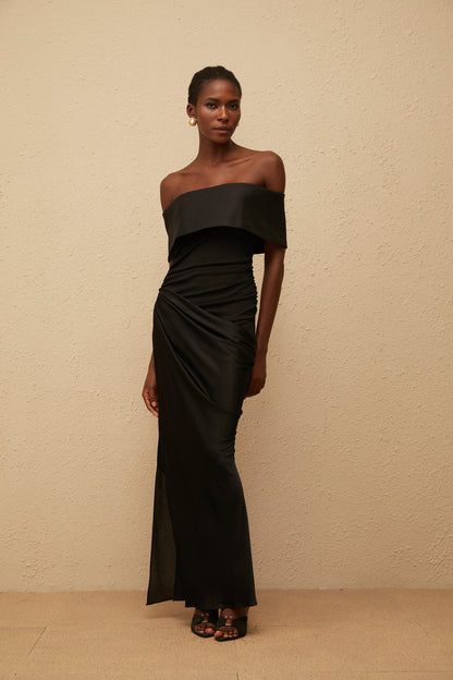 Éther Black Off-Shoulder Satin Maxi Dress