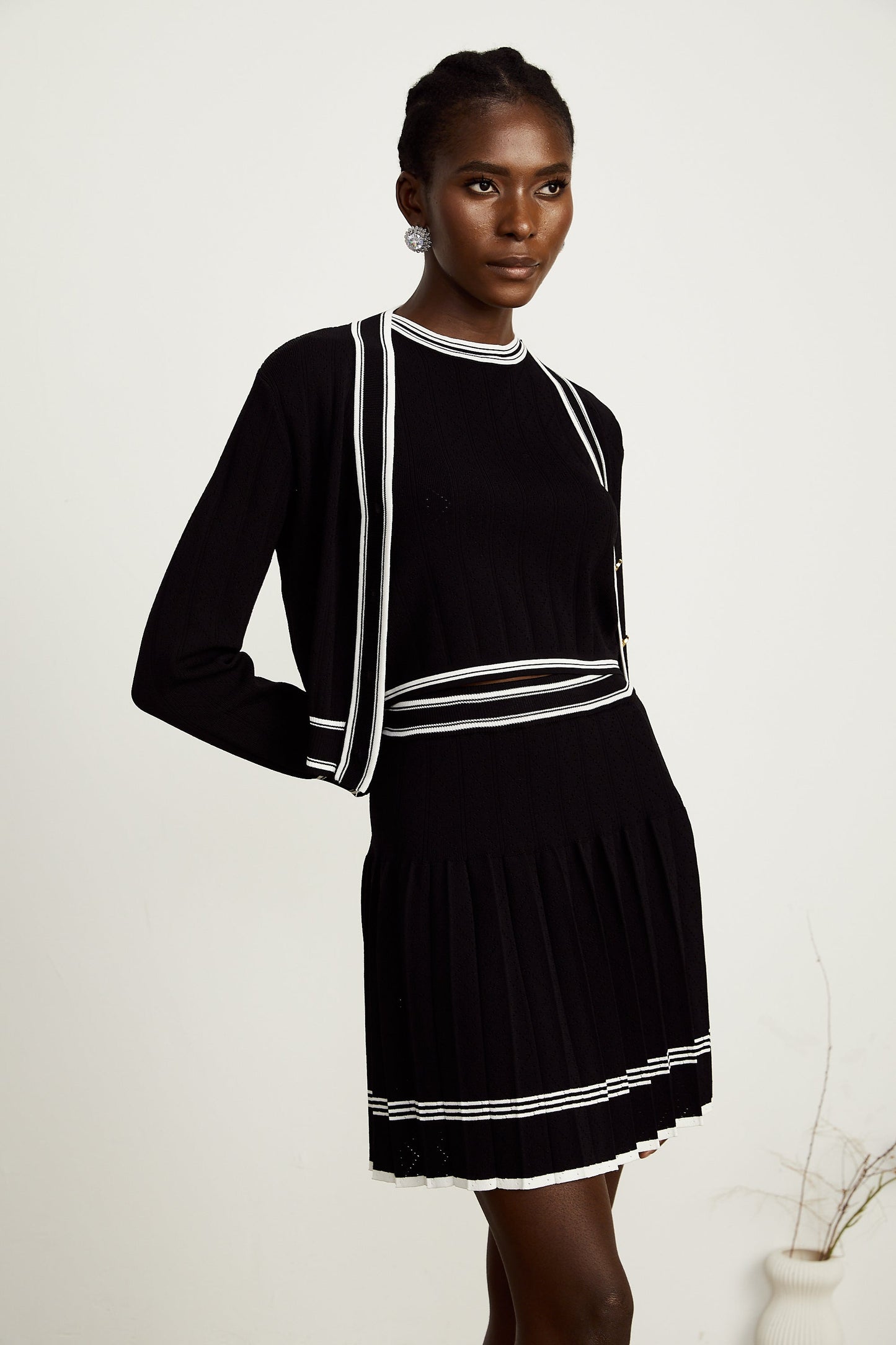 Daphné contrast-trim cardigan & vest top & skirt matching set