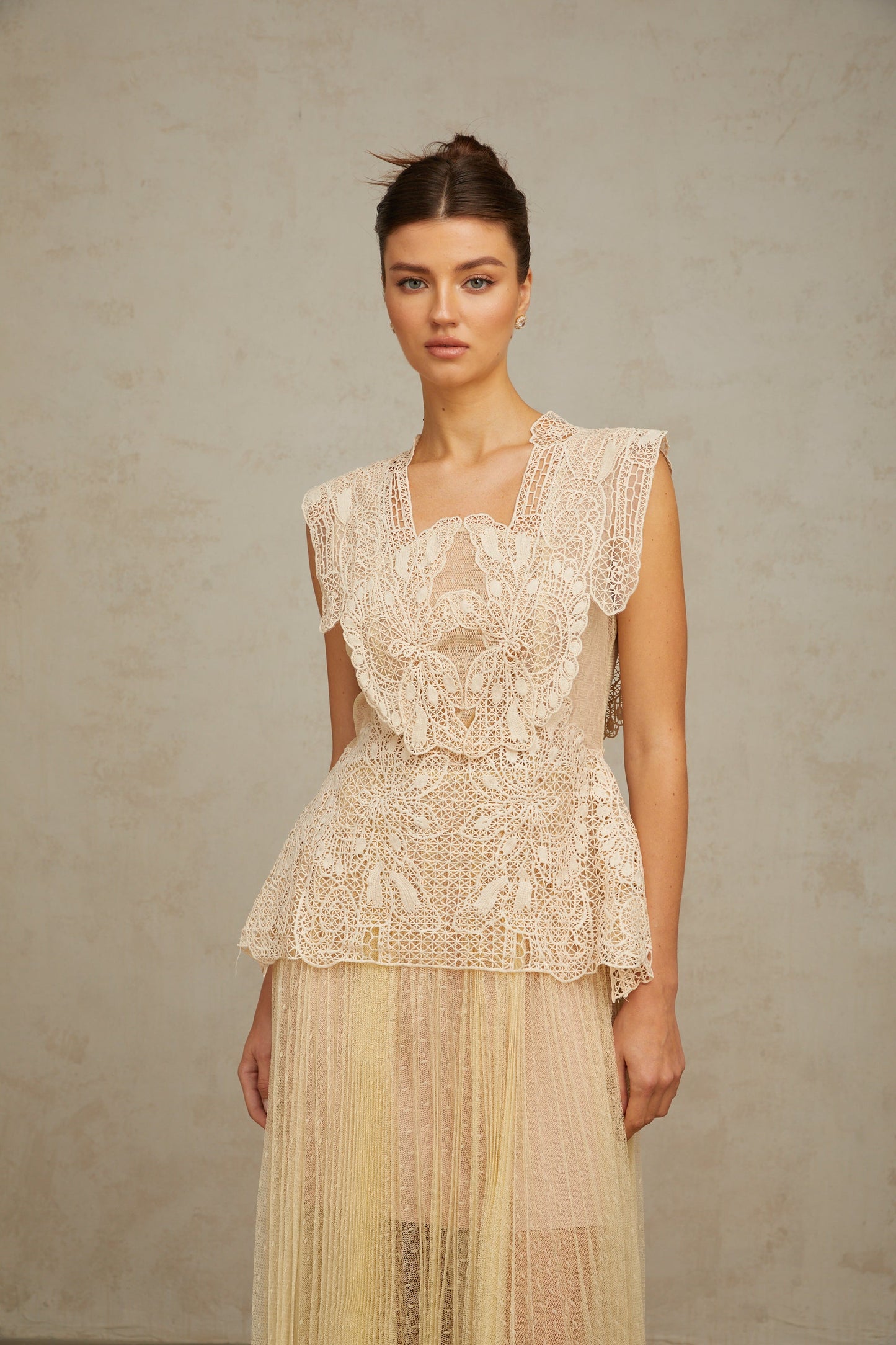 Céleste floral-lace-panelling tulle midi dress in Neutrals