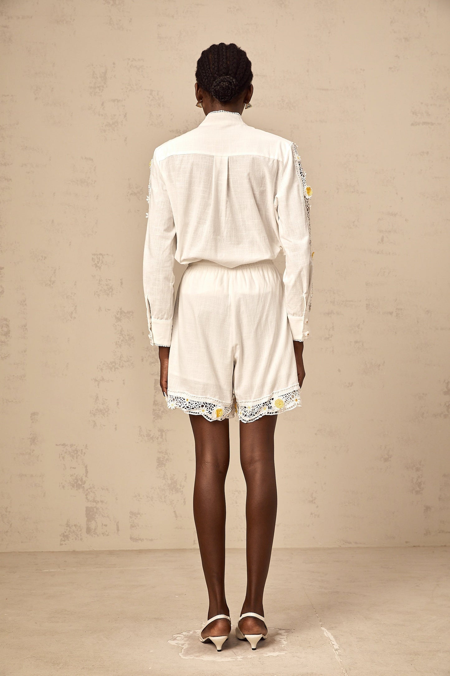 Mylène white 3d-petal lace-trim shirt & shorts matching set
