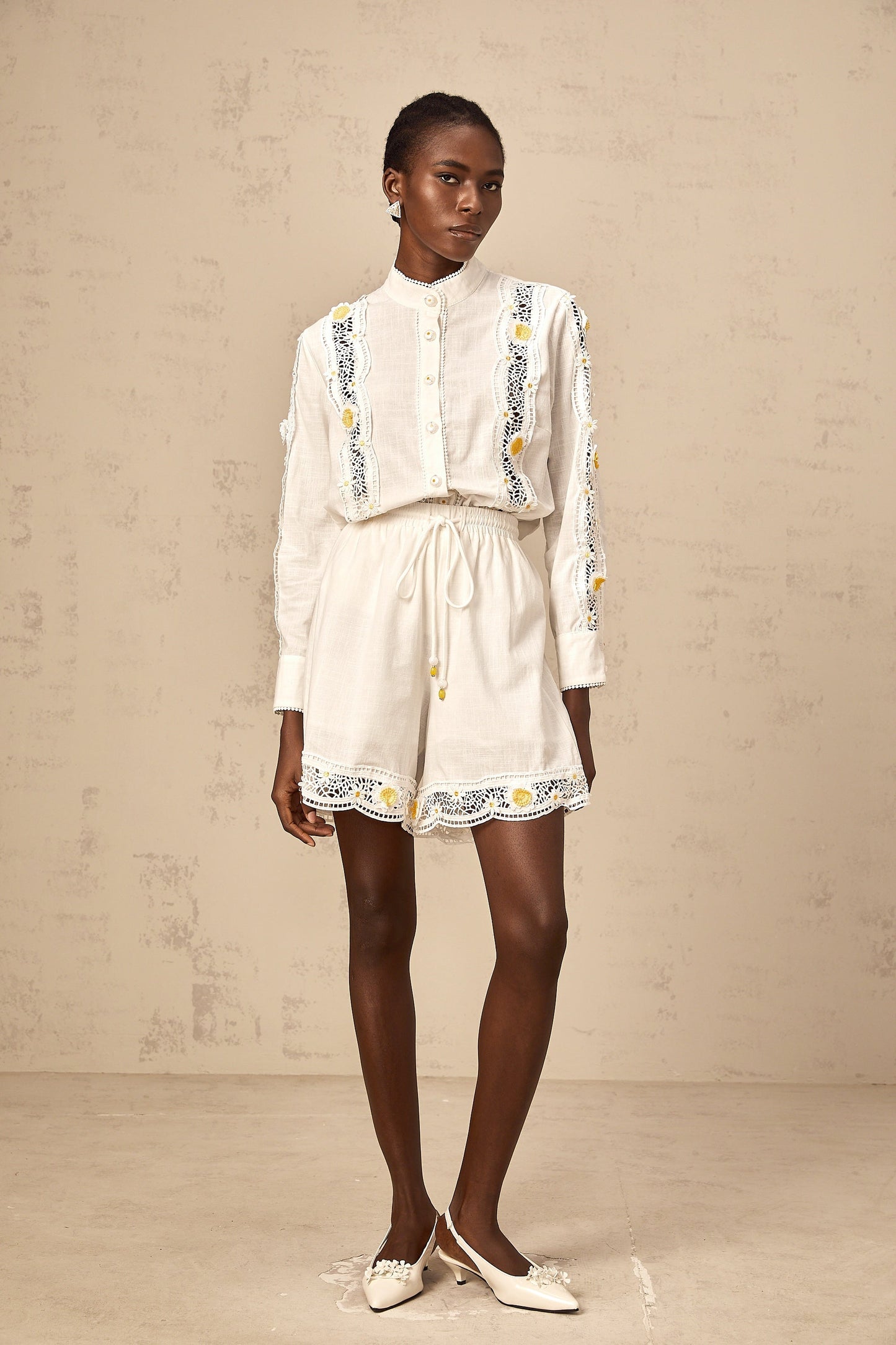 Mylène white 3d-petal lace-trim shirt & shorts matching set