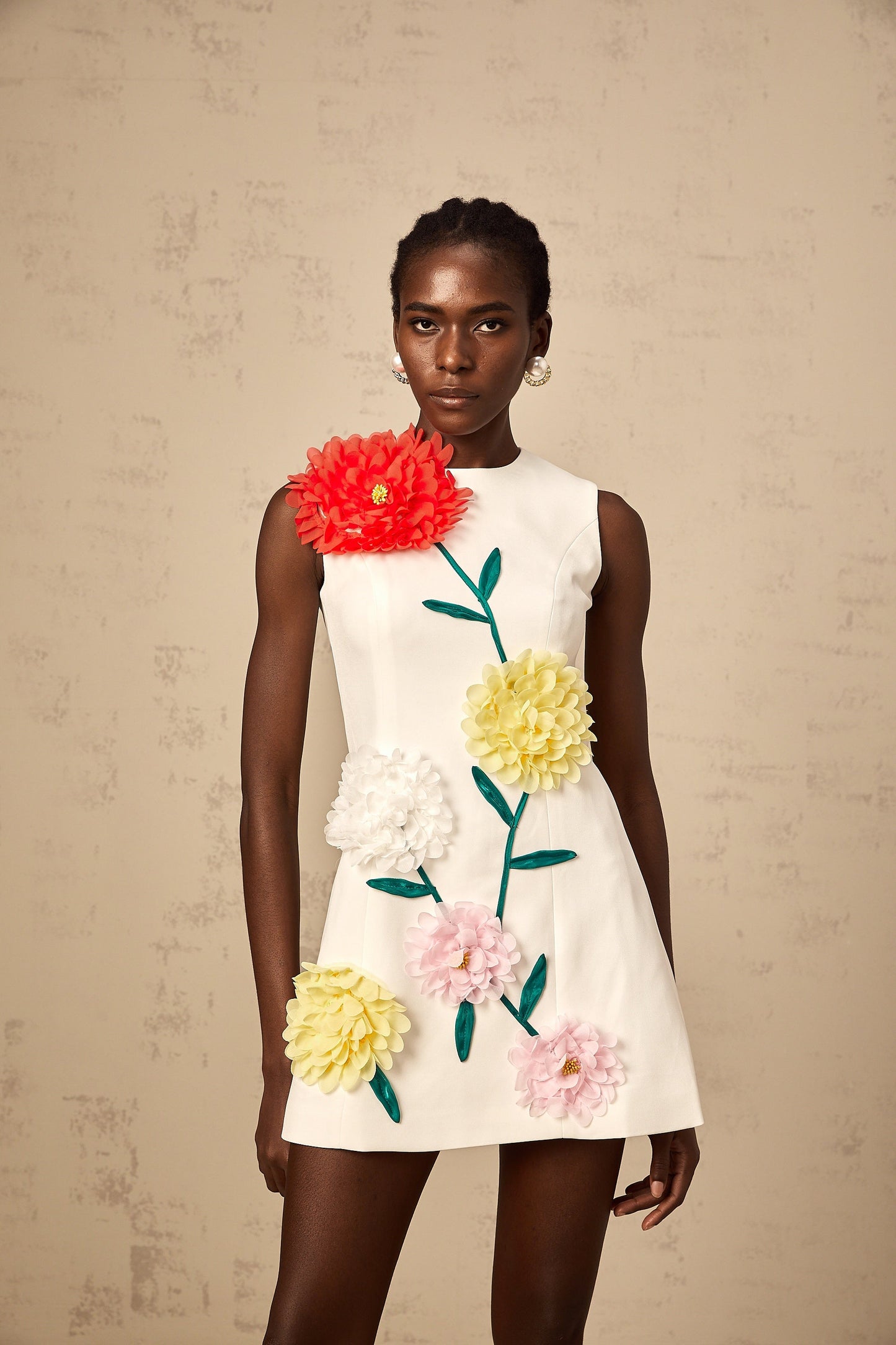Véronique white 3d-petal sleeveless mini dress
