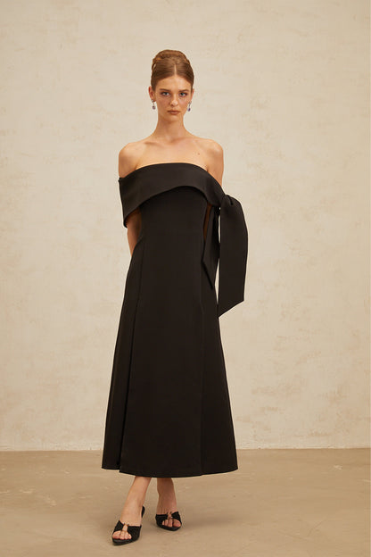 Bianca Black Off-Shoulder Bowknot Maxi Dress