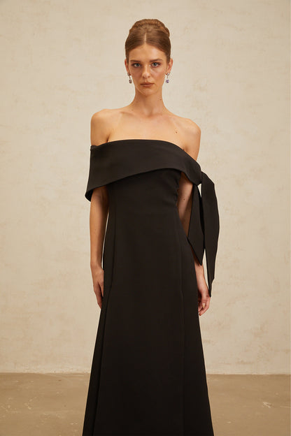 Bianca Black Off-Shoulder Bowknot Maxi Dress