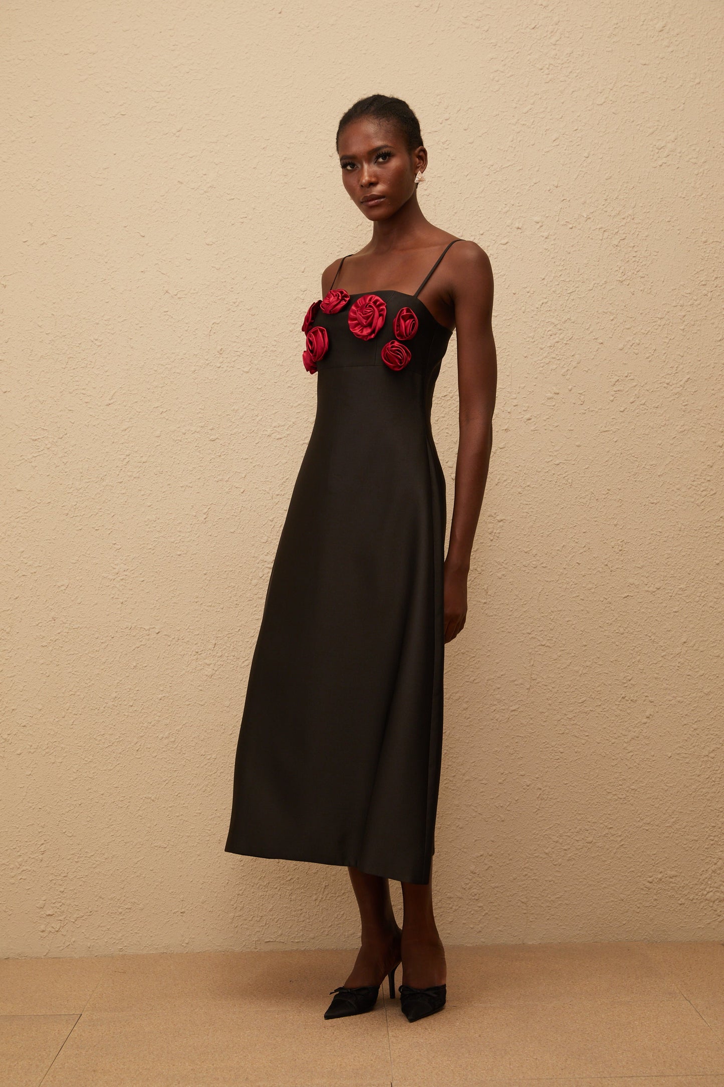 Kéziah Black Rose Appliqué Midi Dress
