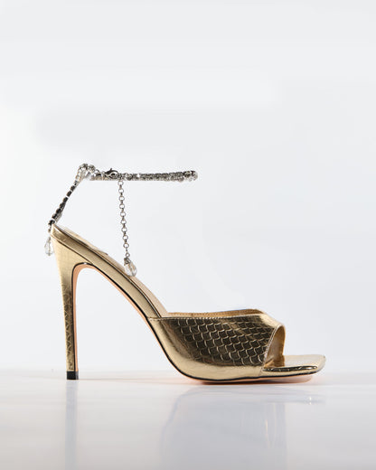Bryn Fish Scales Diamond Strap Sandals In Gold