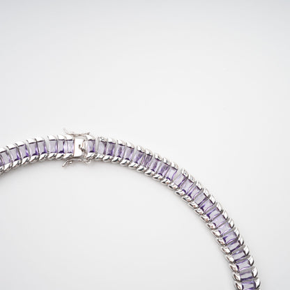 Isoline Light Purple Crystal Embellished Necklace
