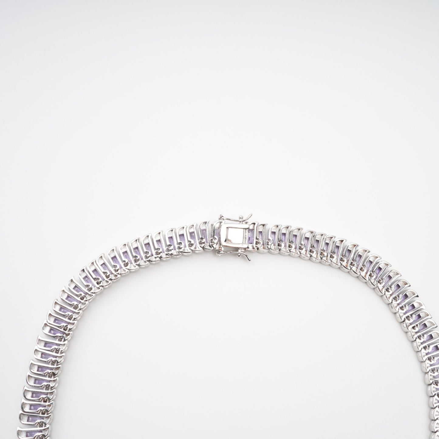 Isoline Light Purple Crystal Embellished Necklace