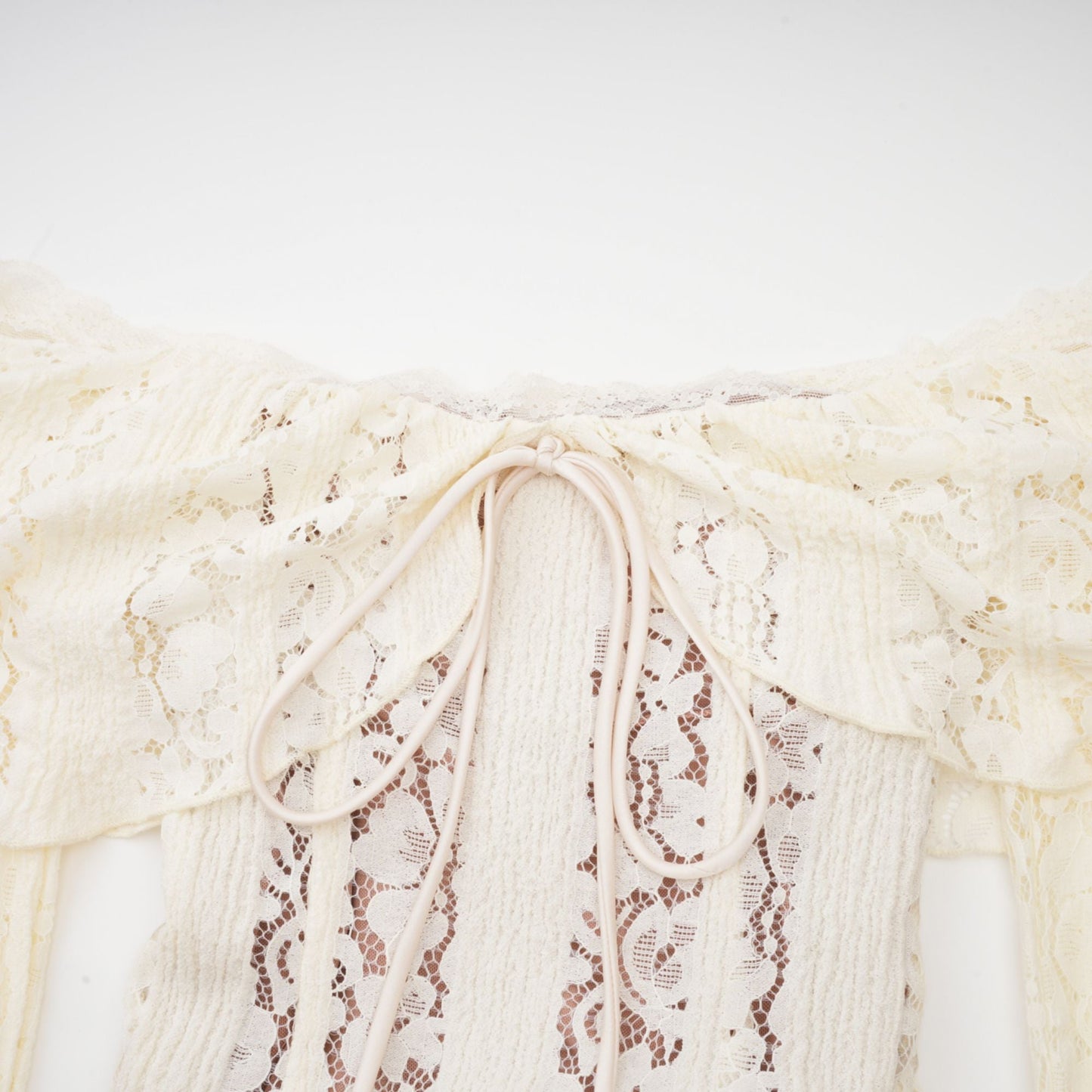 Émeline floral lace train-design maxi dress in Neutrals