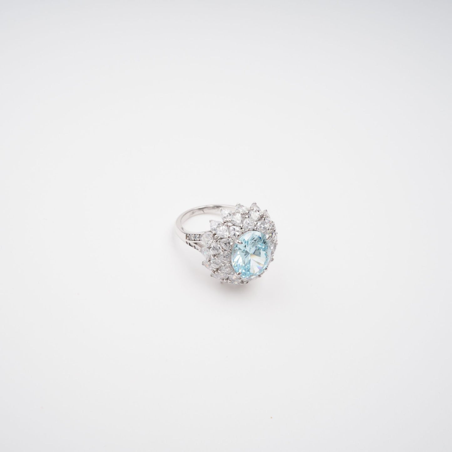 Céleste Blue Oval Cut Gemstone Sterling Silver Ring
