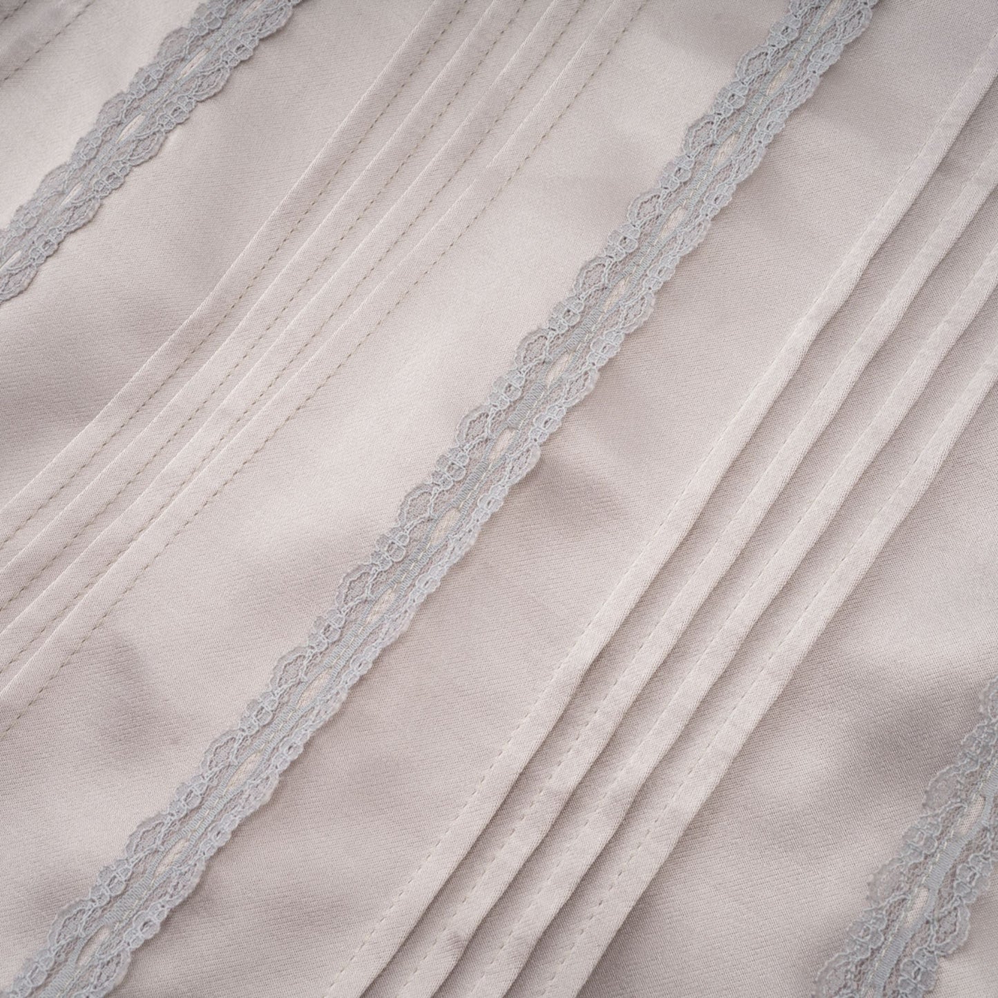 Juliette lace stripes pleated skirt