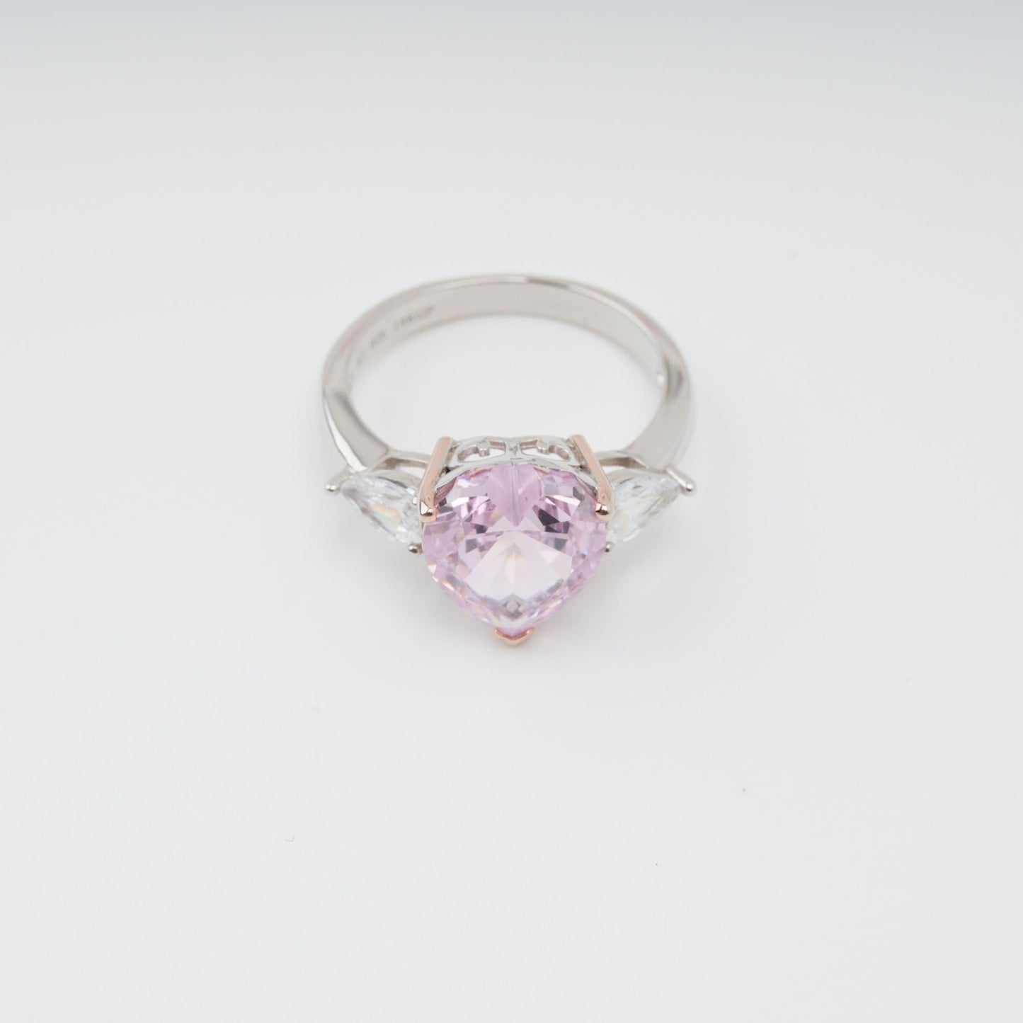 Impératrice Pink Heart Shaped Gemstone Sterling Silver Ring