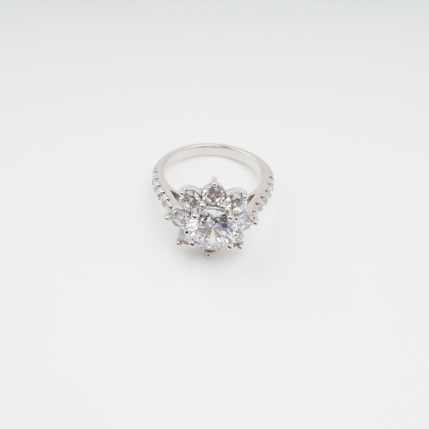Émilie Sterling Silver Flower Shaped Zircon Gemstone Ring