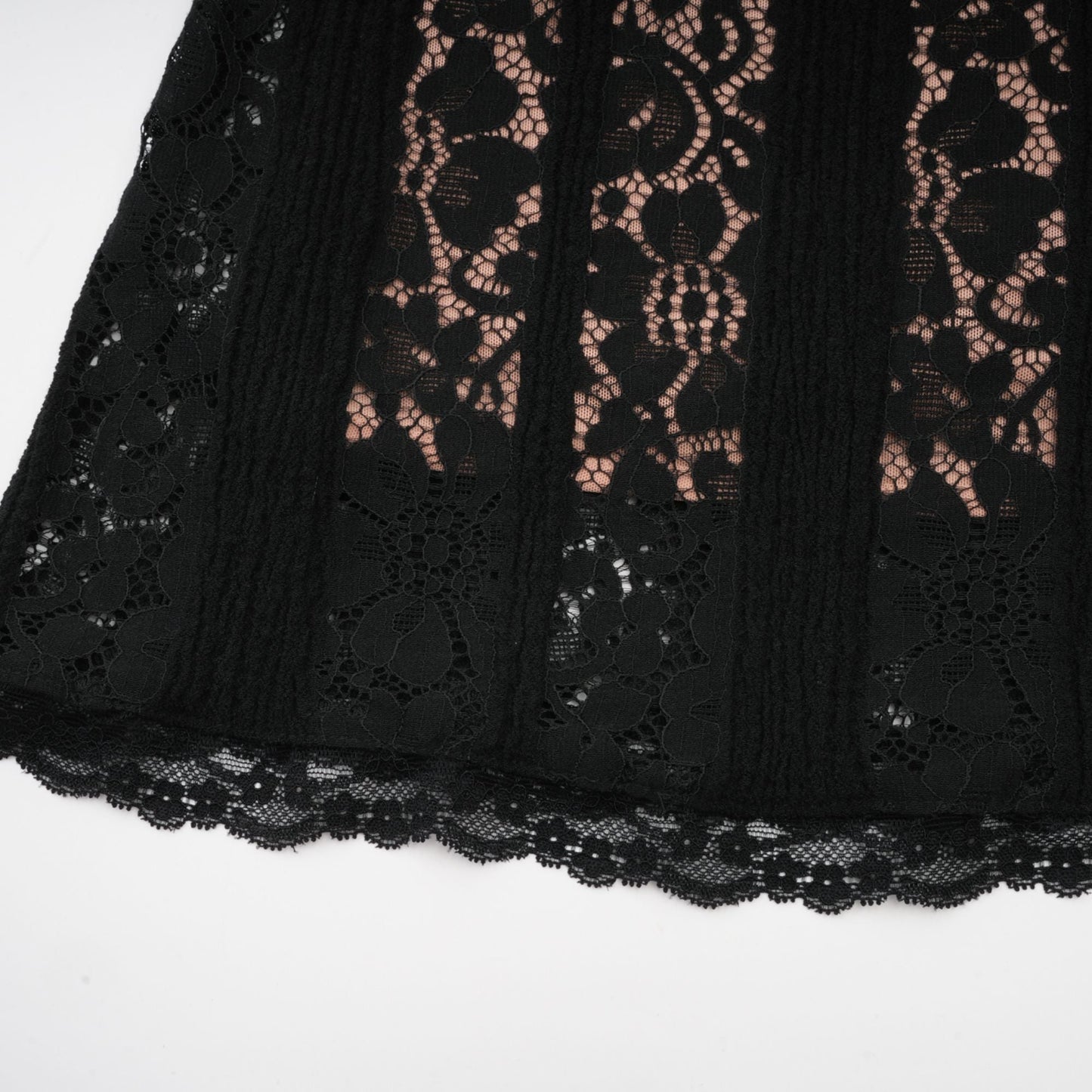 Émeline floral lace flared-cuff midi dress in Black