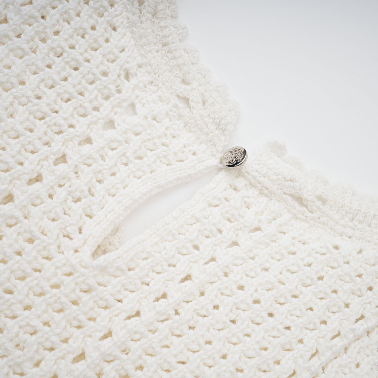Gisèle White Floral Appliqué Crochet Knit Two-Piece Top and Shorts Set