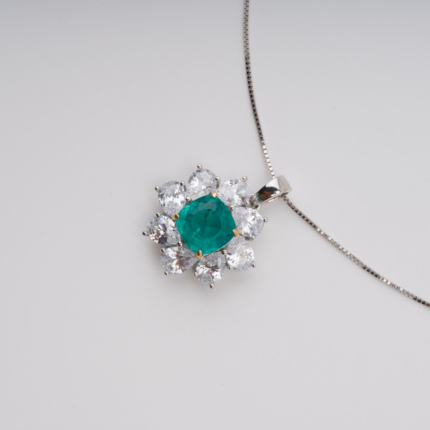 Erica Green Flower Shaped Gemstone Pendant Sterling Silver Necklace