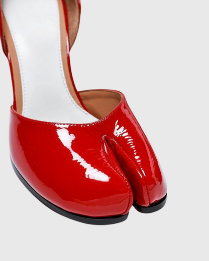 Fiore Strap Tabi Pumps In Red