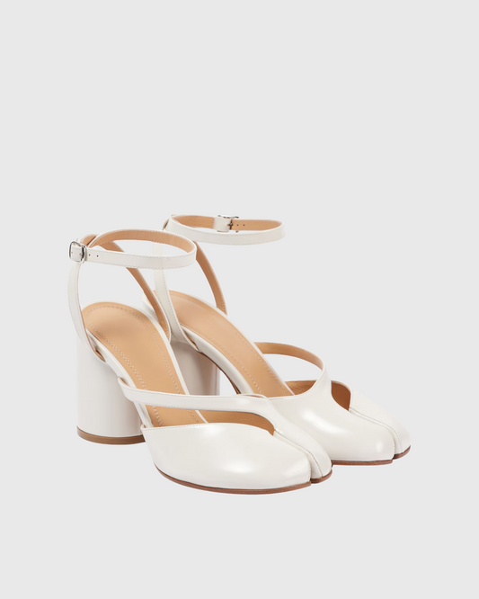 Fiore Tabi Strap Pumps In White