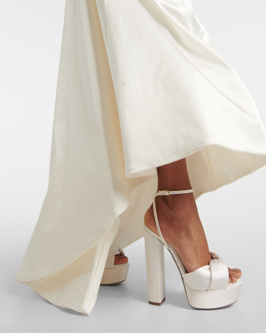 Satu Knot Platform Sandals In White
