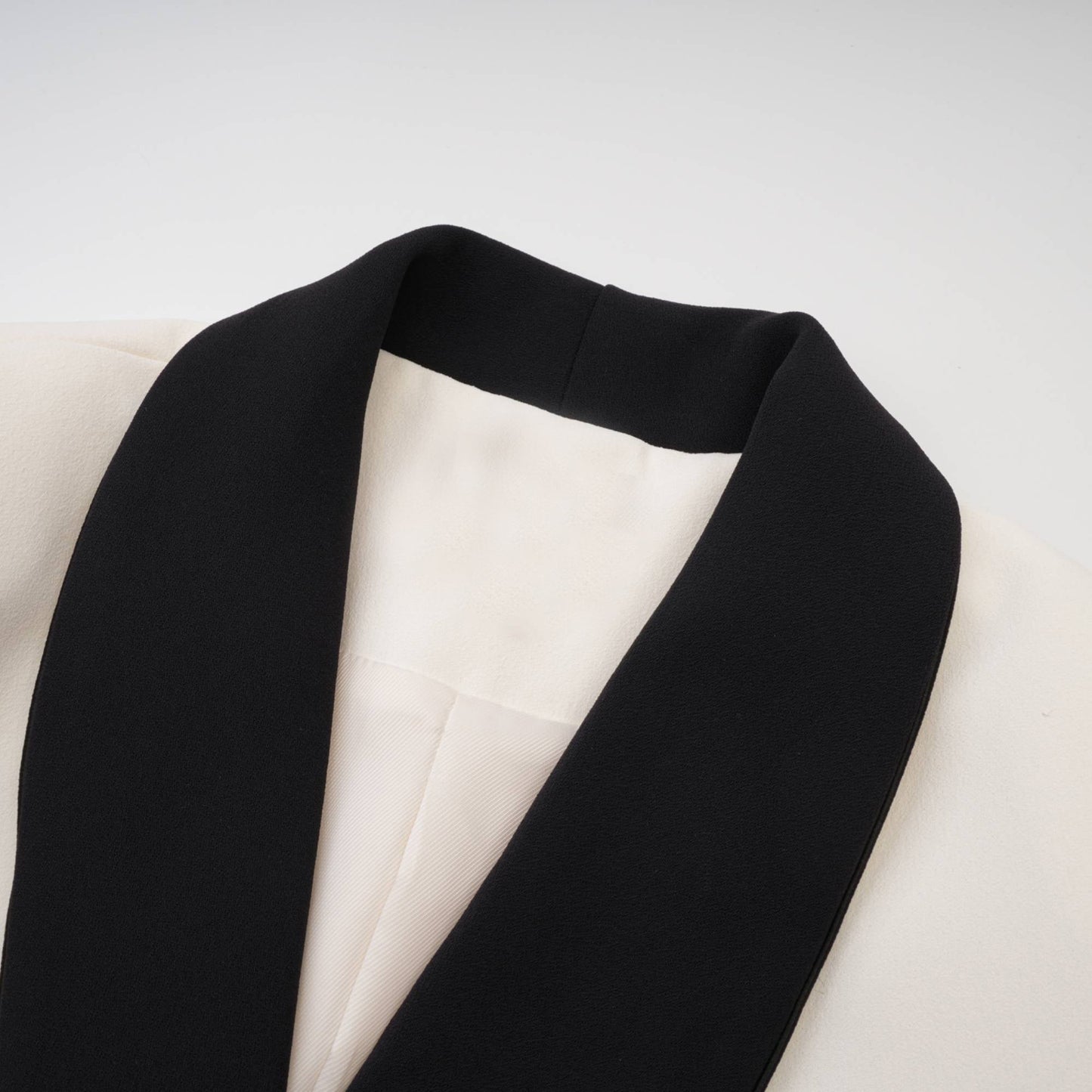 Vespera Contrast Color Two-Piece Jacket and Skirt Set